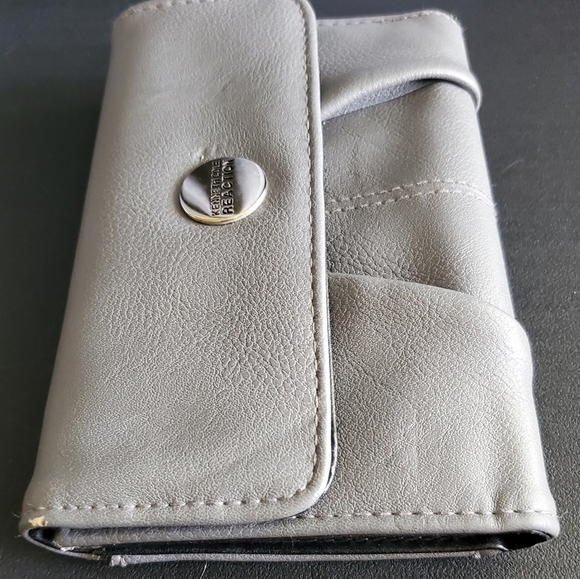 Kenneth Cole Reaction Wallet - Picture 5 of 6
